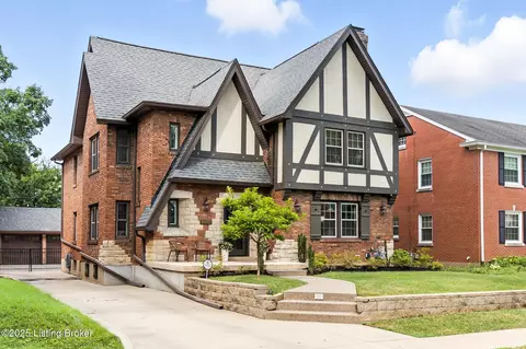 2432 Broadmeade Rd, Louisville, KY 40205