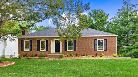 8503 Amerivan Dr, Jeffersontown, KY 40299