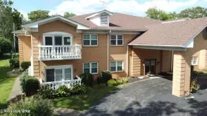 8625 Shelbyville Rd #201, Louisville, KY 40222