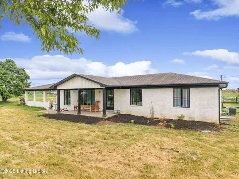 1423 Sullivan Ln, Bardstown, KY 40004