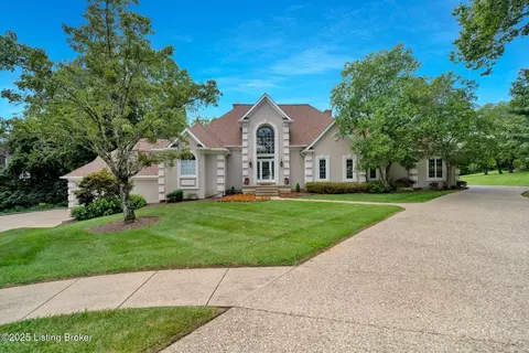 1300 Somerhill Pl, Anchorage, KY 40223