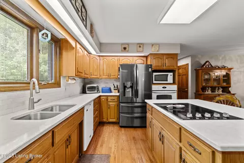 Kitchen - 584 Wilderness Rd, Brooks, KY 40109 photo 4 of 7