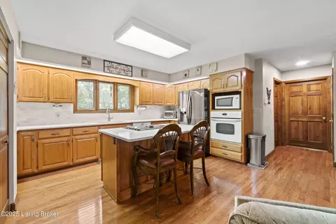 Kitchen - 584 Wilderness Rd, Brooks, KY 40109 photo 6 of 7