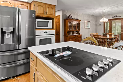 Kitchen - 584 Wilderness Rd, Brooks, KY 40109 photo 2 of 7