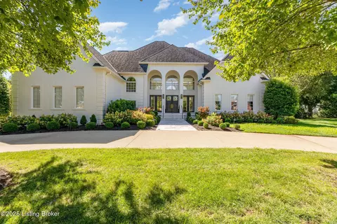 2005 Fairway Vista Dr, Louisville, KY 40245
