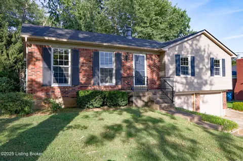 1105 Meadowridge Trl, Goshen, KY 40026