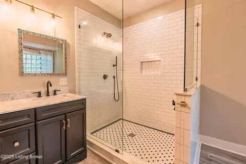 Bath - 86 Silverview Ct, Smithfield, KY 40068 photo 4 of 7