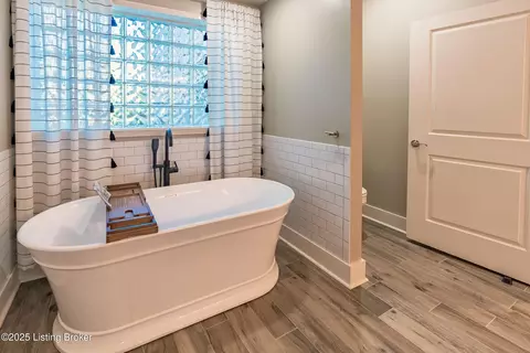 Bath - 86 Silverview Ct, Smithfield, KY 40068 photo 5 of 7