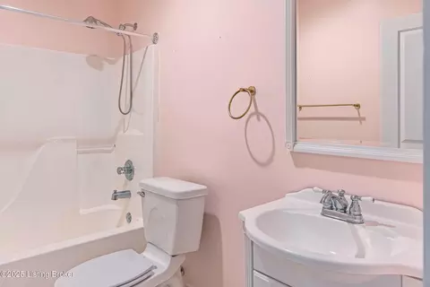 Bath - 86 Silverview Ct, Smithfield, KY 40068 photo 6 of 7