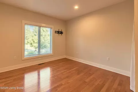 Bedroom - 86 Silverview Ct, Smithfield, KY 40068 photo 2 of 10