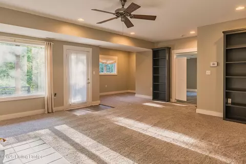 Living - 86 Silverview Ct, Smithfield, KY 40068 photo 11 of 11
