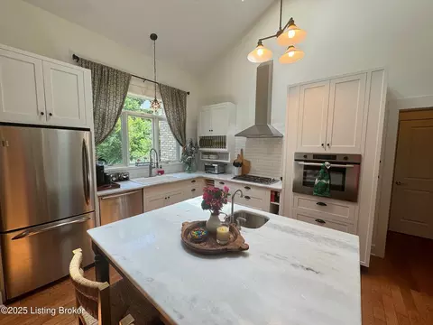 Kitchen - 86 Silverview Ct, Smithfield, KY 40068 photo 1 of 6