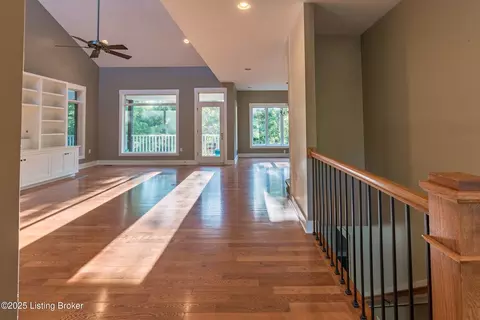 Living - 86 Silverview Ct, Smithfield, KY 40068 photo 1 of 11