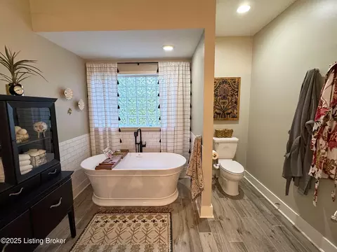 Bath - 86 Silverview Ct, Smithfield, KY 40068 photo 3 of 7