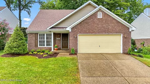 5113 Rising Oak Ct, Louisville, KY 40245