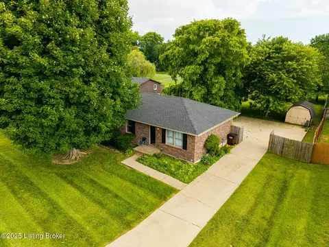 945 Guist Creek Dr, Shelbyville, KY 40065