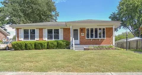 11713 Dearing Woods Dr, Louisville, KY 40272