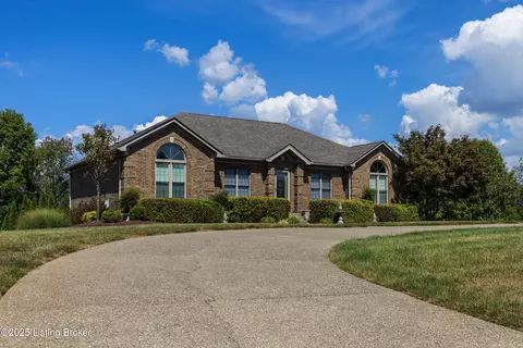 650 Foxmoore Dr, Taylorsville, KY 40071