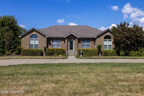 650 Foxmoore Dr, Taylorsville, KY 40071