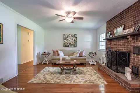 Living - 985 Buck Knobs Rd, Ekron, KY 40117 photo 3 of 8