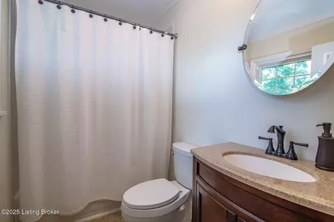 Bath - 985 Buck Knobs Rd, Ekron, KY 40117 photo 2 of 3