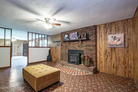 Living - 985 Buck Knobs Rd, Ekron, KY 40117 photo 4 of 8