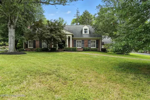5819 Brittany Woods Cir, Louisville, KY 40222
