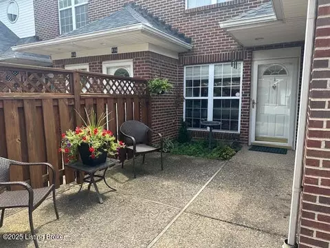 412 Blue Rose Ct, Louisville, KY 40223