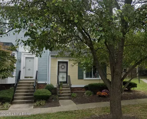 10727 Colonial Woods Ct, Louisville, KY 40223