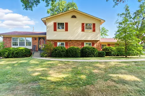 2100 Ann Marie Dr, Jeffersontown, KY 40299