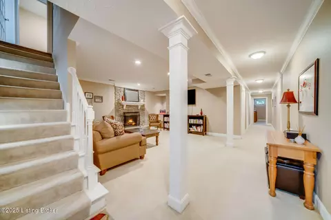 Entry Way - 8205 Harrods View Ct, Prospect, KY 40059 photo 2 of 3