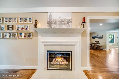 Entry Way - 8205 Harrods View Ct, Prospect, KY 40059 photo 1 of 3