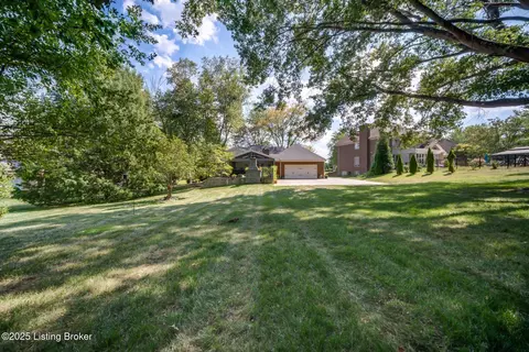 Exterior - 8205 Harrods View Ct, Prospect, KY 40059 photo 14 of 19