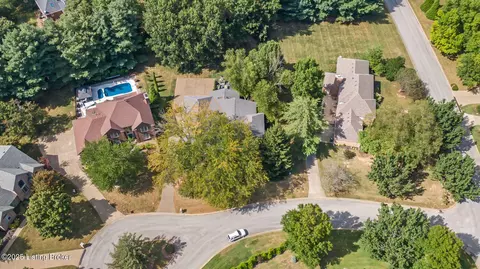 View/Area - 8205 Harrods View Ct, Prospect, KY 40059 photo 2 of 5