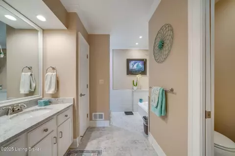 Bath - 8205 Harrods View Ct, Prospect, KY 40059 photo 1 of 7