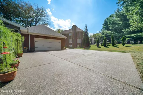 Exterior - 8205 Harrods View Ct, Prospect, KY 40059 photo 12 of 19