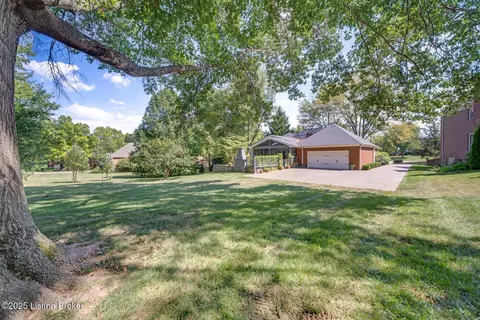 Exterior - 8205 Harrods View Ct, Prospect, KY 40059 photo 15 of 19