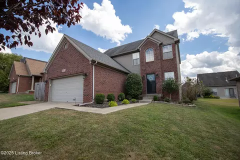 11021 Symington Cir, Louisville, KY 40241