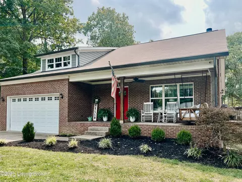 8506 W Brookside Dr, Pewee Valley, KY 40056