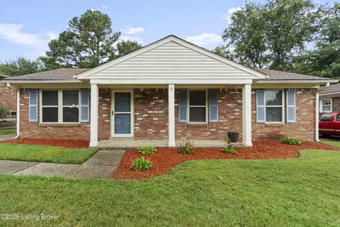 8316 Daverman Dr, Louisville, KY 40228