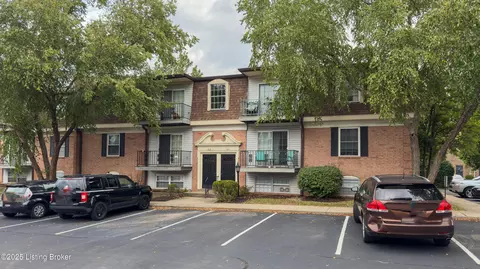 101 Algiers Ct #3, Louisville, KY 40218