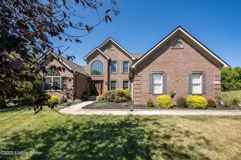 6038 Pebble Creek Dr, Floyds Knobs, IN 47119 photo 1
