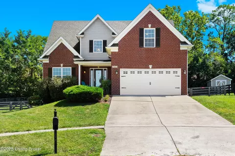 602 Falcon Ridge Ln, La Grange, KY 40031