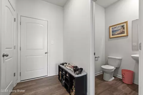 Entry Way - 7020 Black Cherry Ct, La Grange, KY 40031 photo 5 of 12