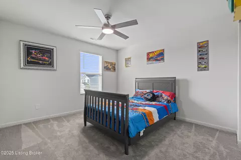 Bedroom - 7020 Black Cherry Ct, La Grange, KY 40031 photo 2 of 7