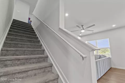 Entry Way - 7020 Black Cherry Ct, La Grange, KY 40031 photo 7 of 12