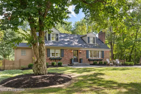 12300 Locust Ln, Anchorage, KY 40223