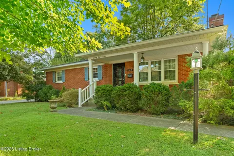 7809 Cedar Brook Dr, Louisville, KY 40219