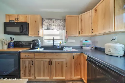 Kitchen - 89 Brownsboro Rd, Pendleton, KY 40055 photo 2 of 3