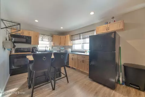 Kitchen - 89 Brownsboro Rd, Pendleton, KY 40055 photo 1 of 3